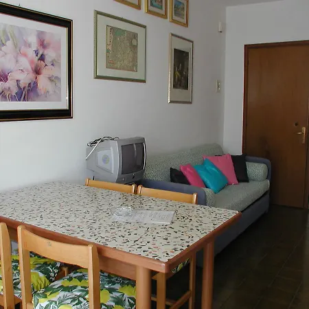 Valbella Con Piscina Lägenhet *