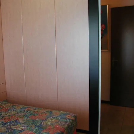 Valbella Con Piscina Lägenhet