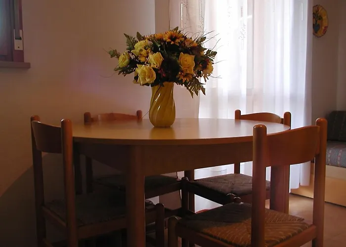 Valbella Con Piscina Διαμέρισμα