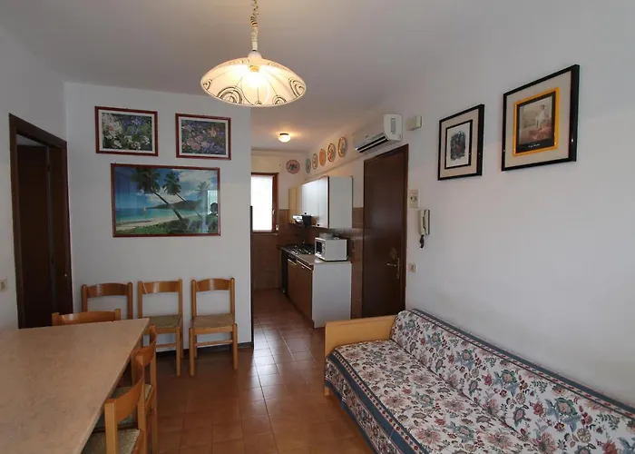 Valbella Con Piscina Διαμέρισμα