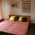 Appartement Valbella Con Piscina