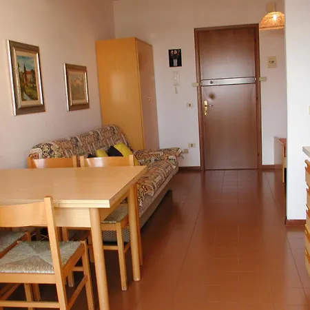 Διαμέρισμα Valbella Con Piscina