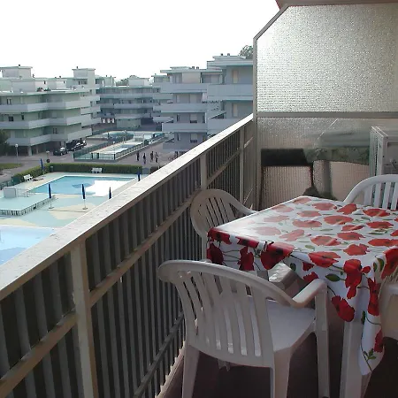 Valbella Con Piscina Διαμέρισμα *