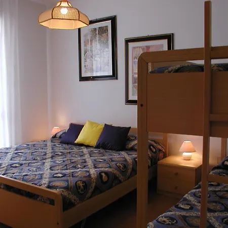 Valbella Con Piscina דירה *