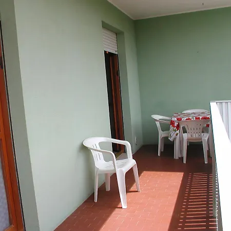 Valbella Con Piscina דירה *