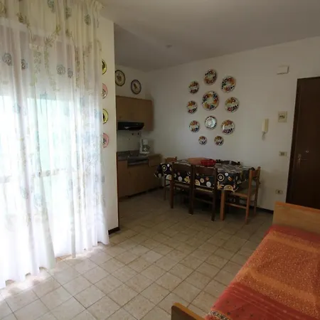 Valbella Con Piscina Immobiliare Friuli * 비비오네