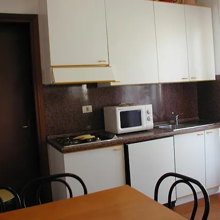 Valbella Con Piscina Διαμέρισμα *