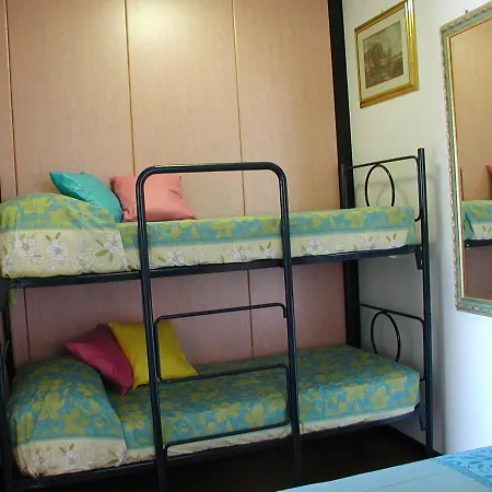 Valbella Con Piscina דירה