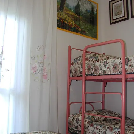 Valbella Con Piscina ביביונה