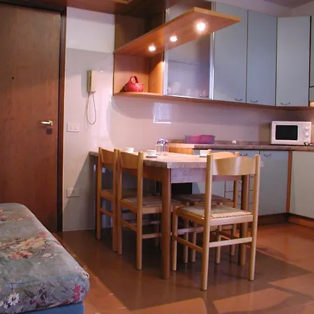 Valbella Con Piscina * ביביונה