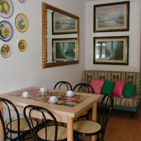 Valbella Con Piscina ביביונה
