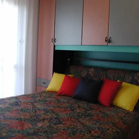 Valbella Con Piscina Διαμέρισμα