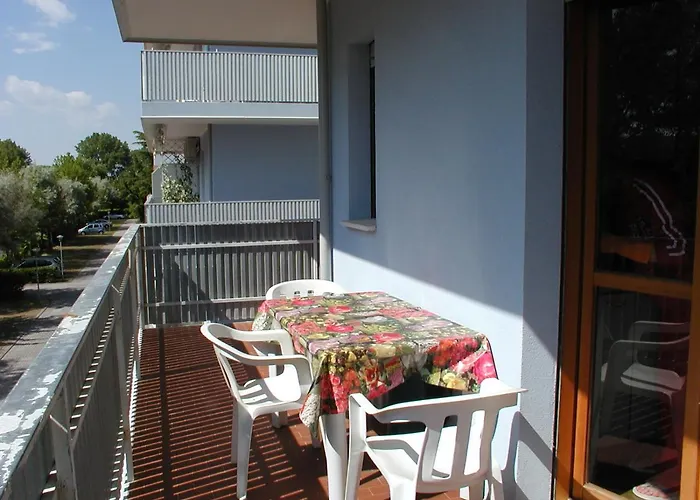 Valbella Con Piscina アパート ビビオーネ